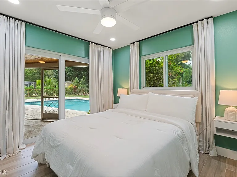 2412 La Salle Ave — Photo 19
