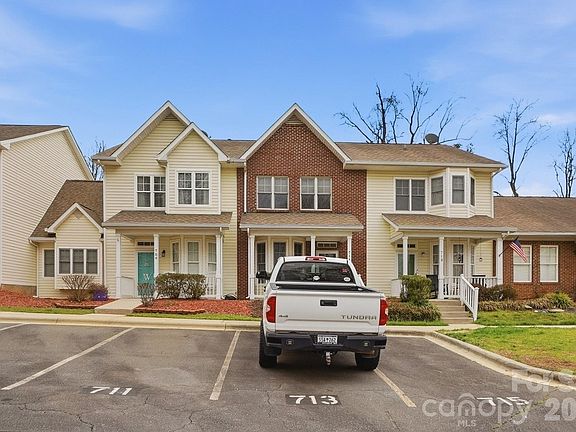 5th image of 711 Stone Village Dr