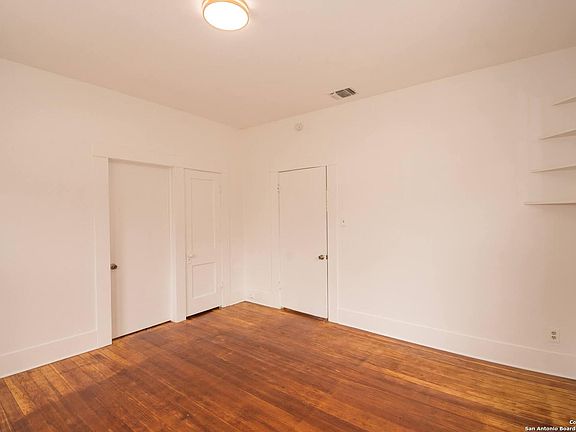 5th image of 1418 W ASHBY PL