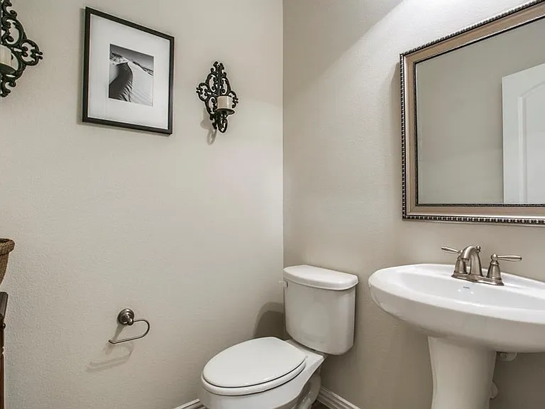 929 Jamesville Ln — Photo 21