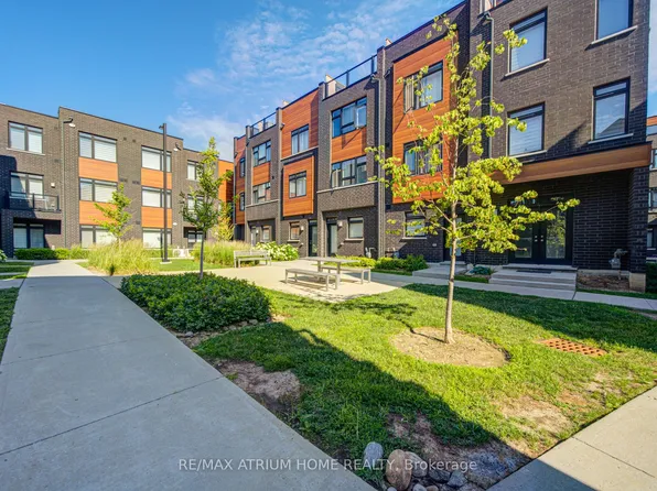 370 Red Maple Rd #83, Richmond Hill, ON L4C 5T4