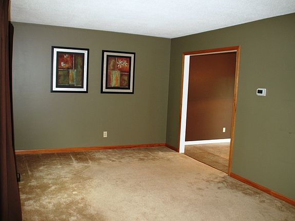 2nd image of 1002 Revere Dr