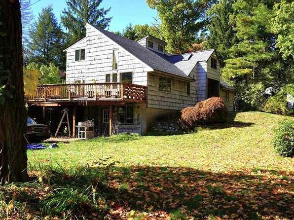 63 Grove St, Foxboro, MA 02035