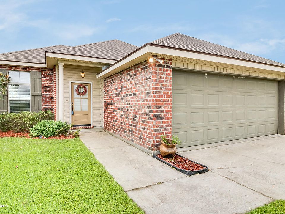 1st image of 111 Cricketwood Dr