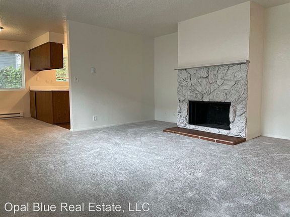 5th image of 8614 8th Ave W Unit B