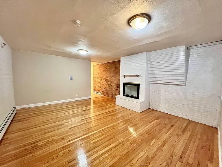 337 Beacon St #4 — Photo 18