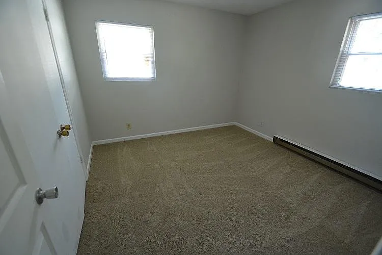 2 bed, $995 — Photo 4