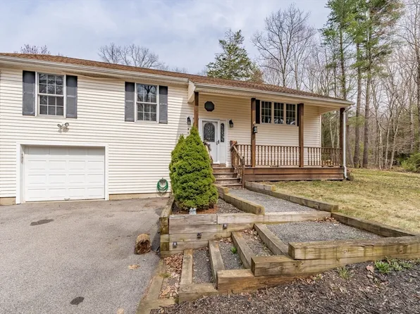 153 Union Rd, Wales, MA 01081