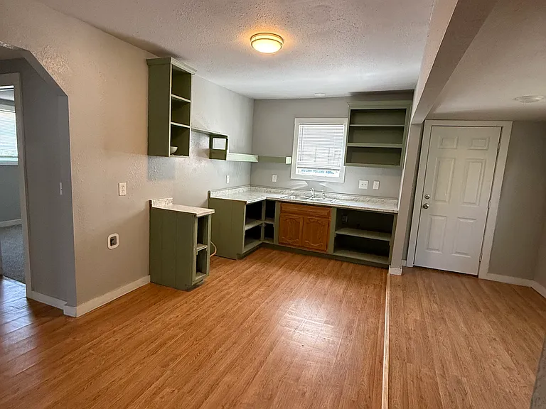 829 S Wyandotte Ave — Photo 10