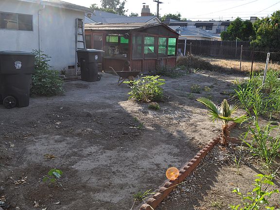 5th image of 826 N Doan Dr