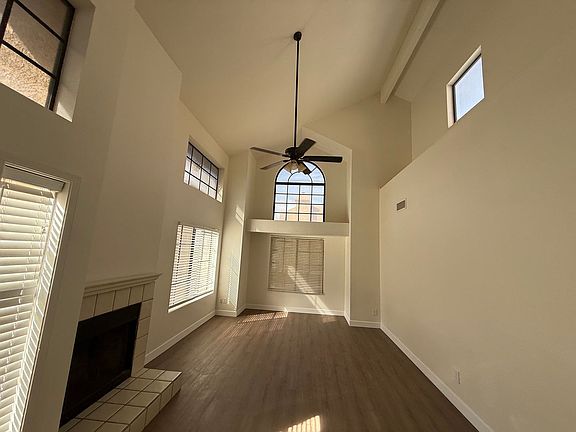 4th image of 2049 N Sunset Dr