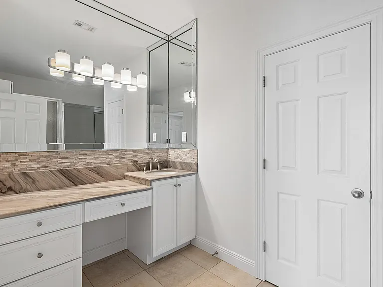 724 Harbor Blvd #202 — Photo 25