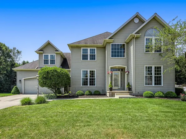10360 S Cedar Lake Dr, Granger, IN 46530