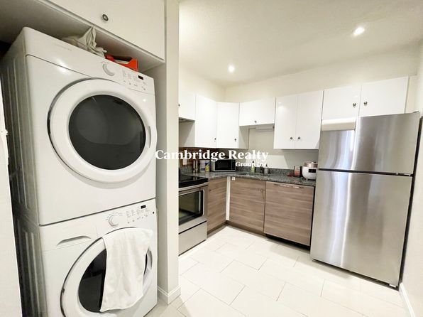 73 Gainsborough St #201T