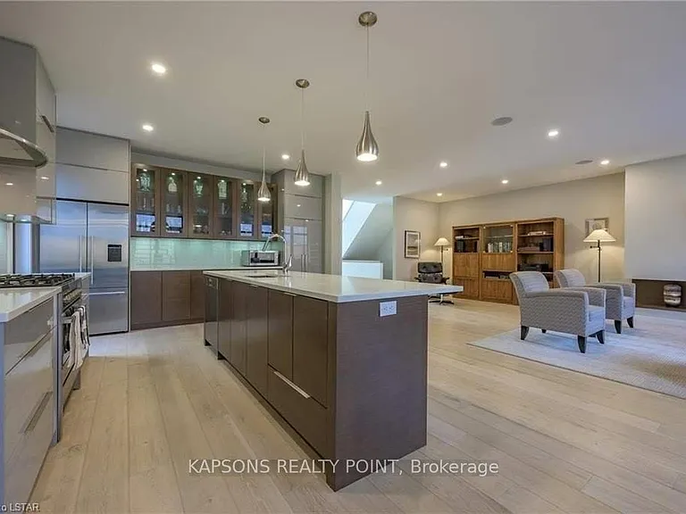 2368 Red Thorne Ave — Photo 8