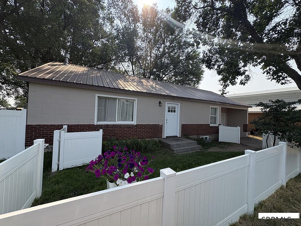 1st image of 650 S 3rd E
