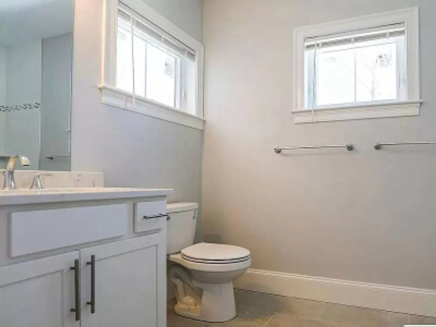 Spacious 4-Bedroom In Brighton | 3 Baths, 2 Parking Spaces & Laundry — Photo 2