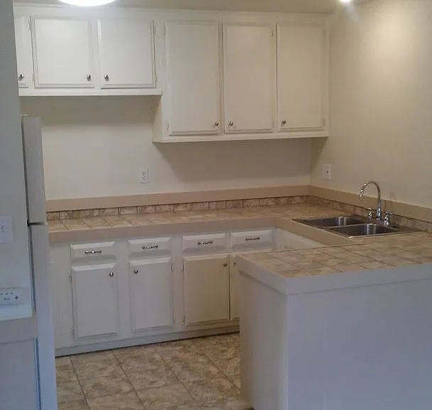 200-240 W Chase Ave — Photo 10