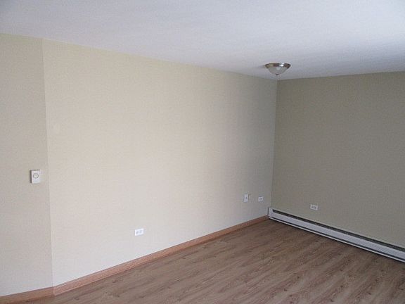 5th image of 2317 N Neva Ave APT 308