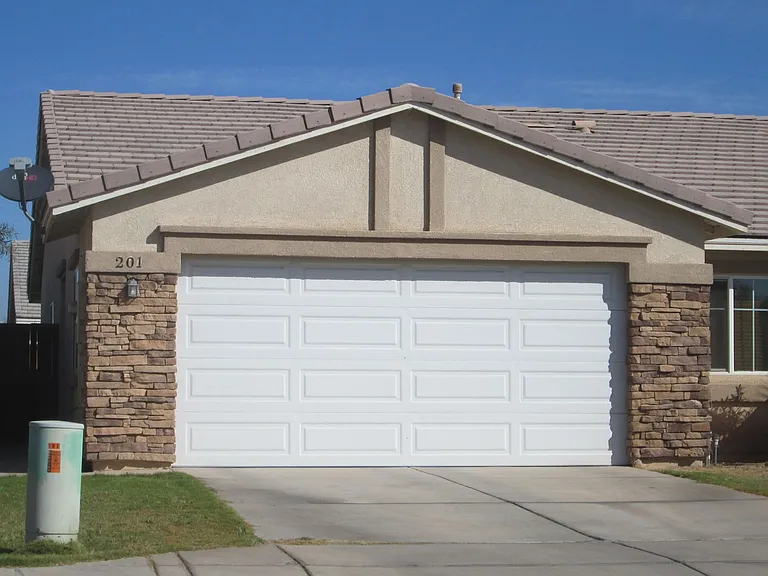 201 Santa Rosa Dr — Photo 1
