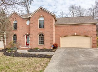 288 Country Run Cir, Powell, TN 37849