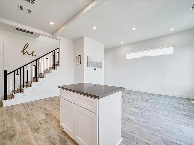 8107 Calhoun Rd — Photo 2
