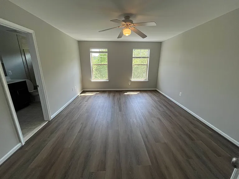 211 Tanner Ln — Photo 5