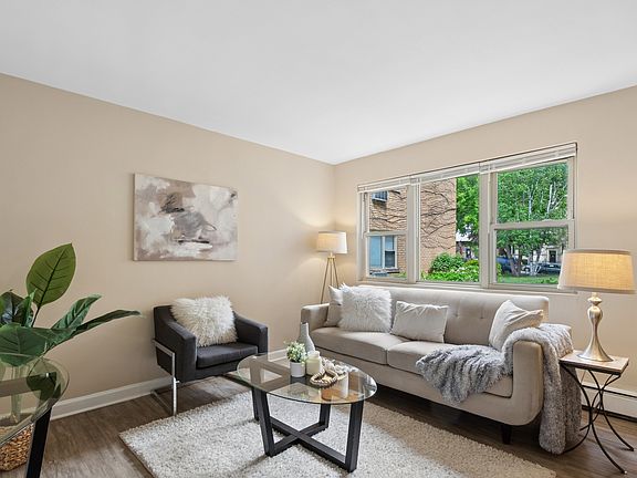 2nd image of 1711 W Estes Ave APT 1S