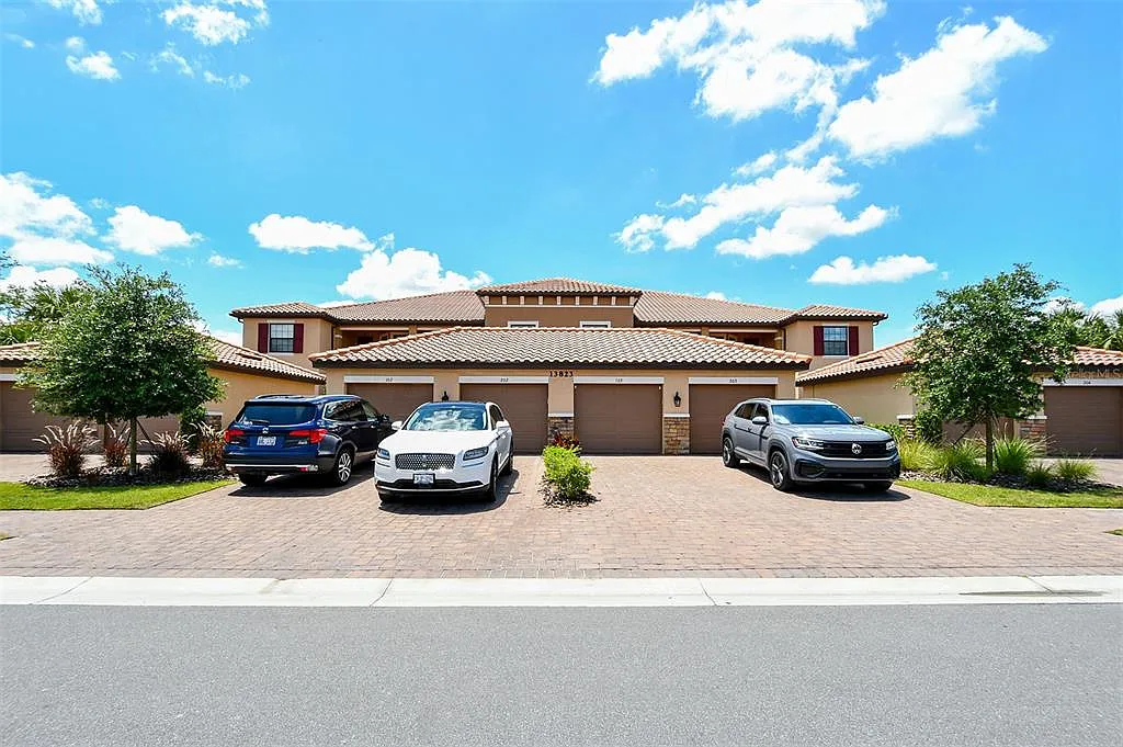 2 bed, 2.0 bath, 1528 sqft, $3,200 — Photo 3