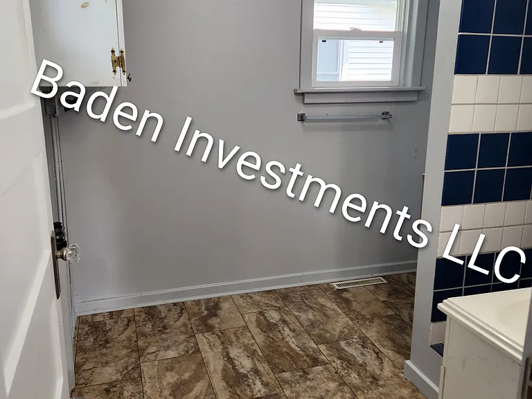 577 Upton Ave — Photo 11