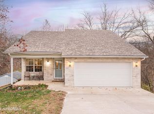 1835 Rabbit Run Ct, Holts Summit, MO 65043