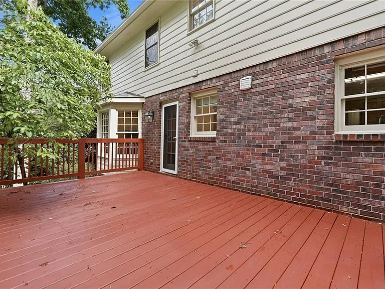 3731 Dunwoody Club Dr — Photo 27