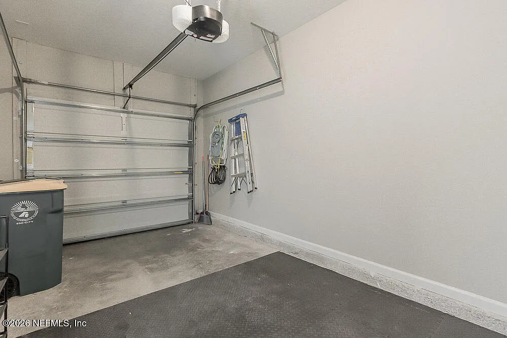 2 bed, 2.5 bath, 1165 sqft, $1,800 — Photo 3