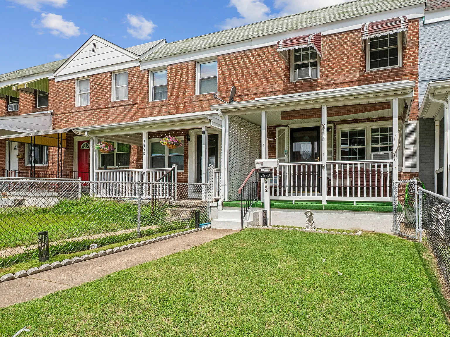 3 bed, 1144 sqft, $2,300 — Photo 1