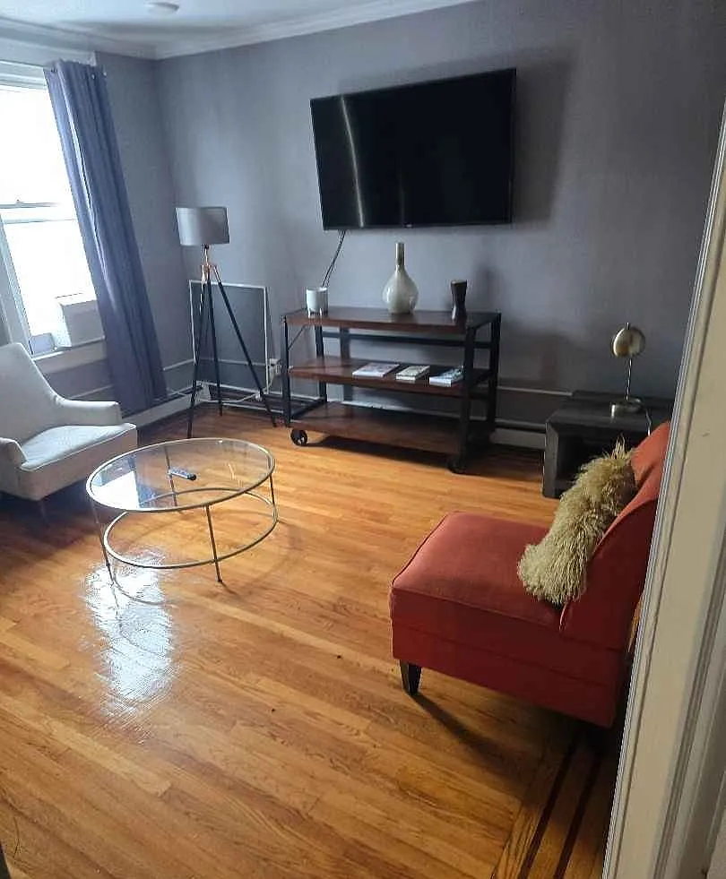 2 bed, 1000 sqft, $3,500 — Photo 2