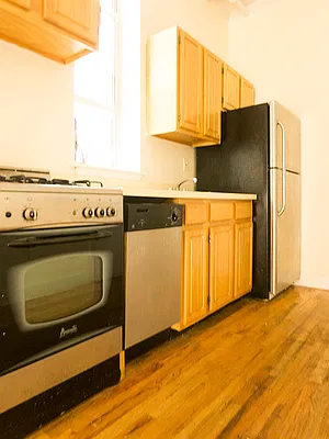 Rented by Crosstown Apartments NYC | media 10