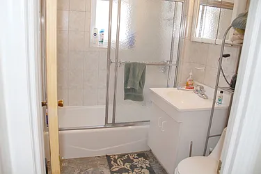 Rented by Metropolitan Brokers Inc.