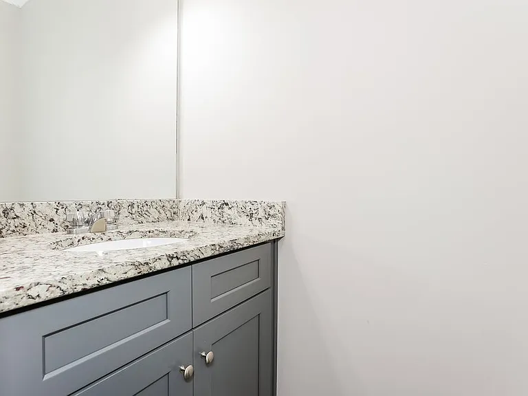412 Fieldcrest Dr — Photo 16