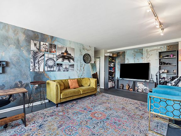 5th image of 3410 N Lake Shore Dr APT 5E