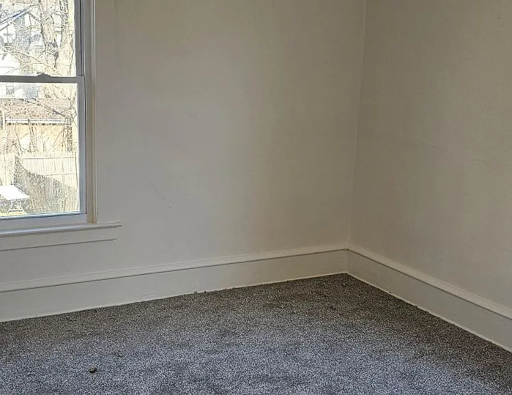 721 Clinton Ave #A — Photo 4