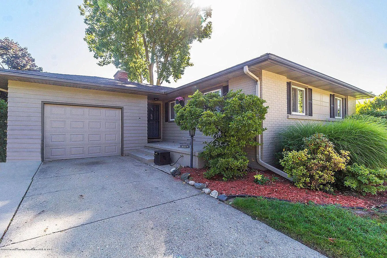 2017 Rossiter Pl photo 1