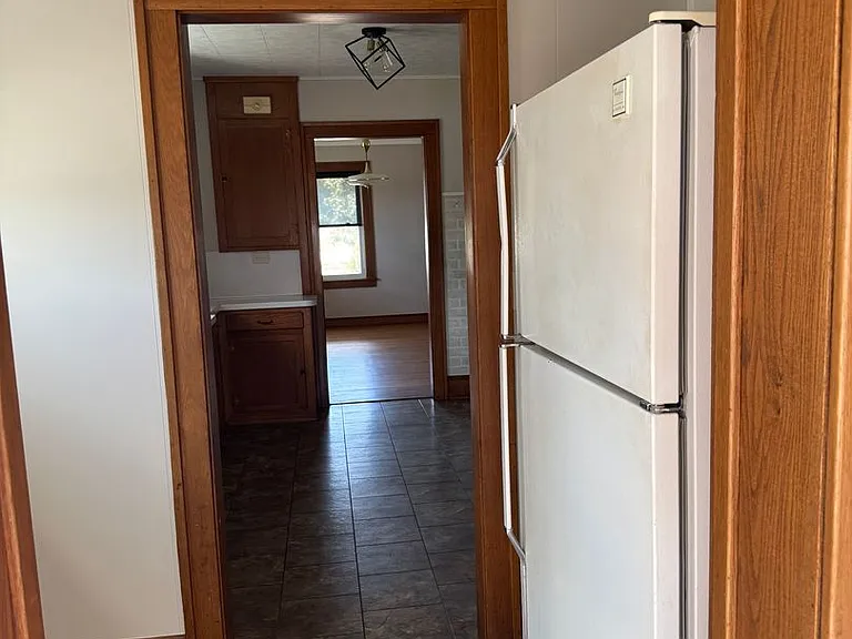 23090 Dixie Hwy — Photo 4