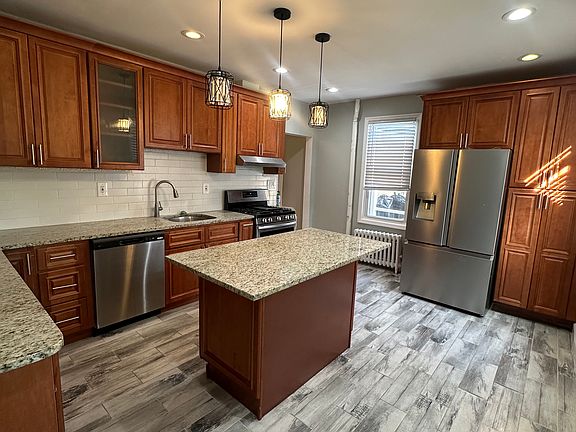 5th image of 64 Liberty St #62