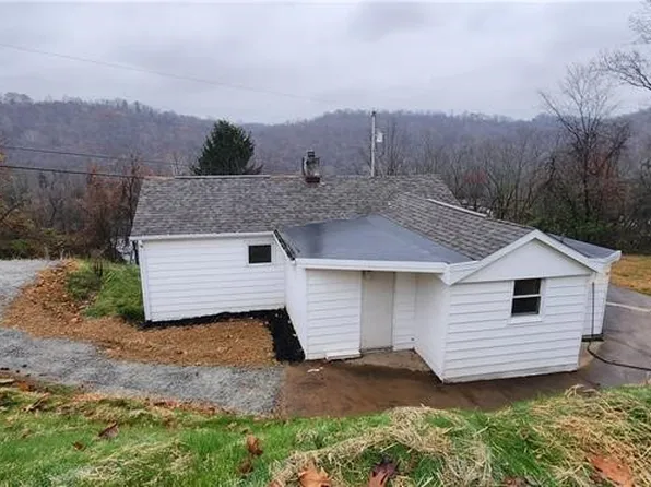 855 Zimmer Ln, Greenock, PA 15047