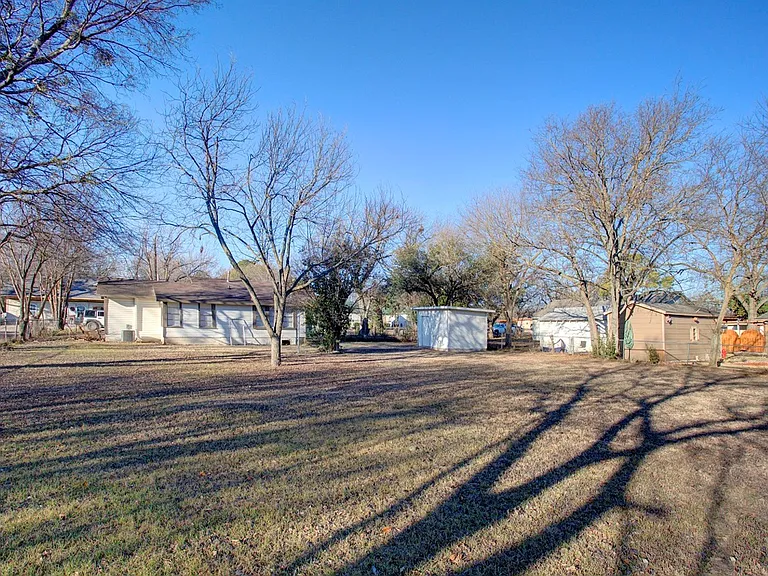 1308 Joslin St — Photo 17