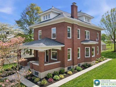 3756 W Walnut St, Allentown, PA, 18104