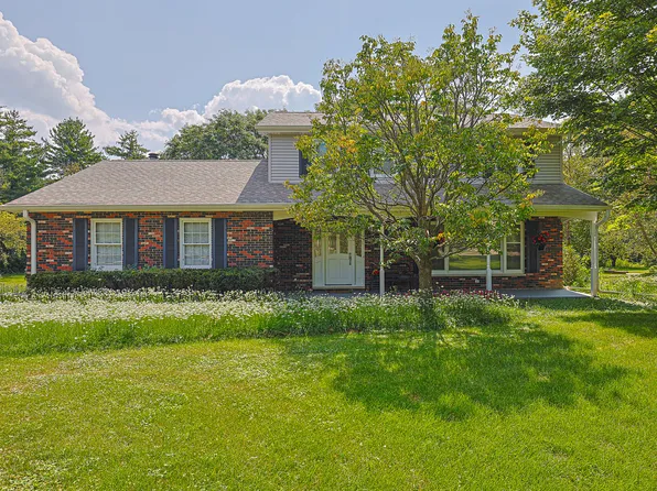 52 Darlington Dr, Hawthorn Woods, IL 60047