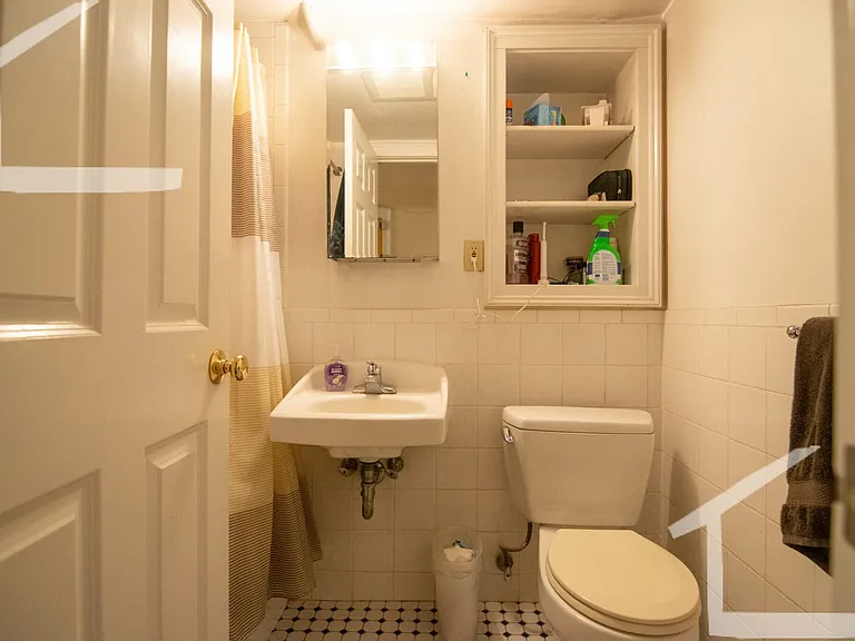 22 Glenville Ave #1D — Photo 11