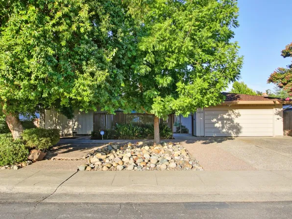 1025 Foxhall Way, Sacramento, CA 95831