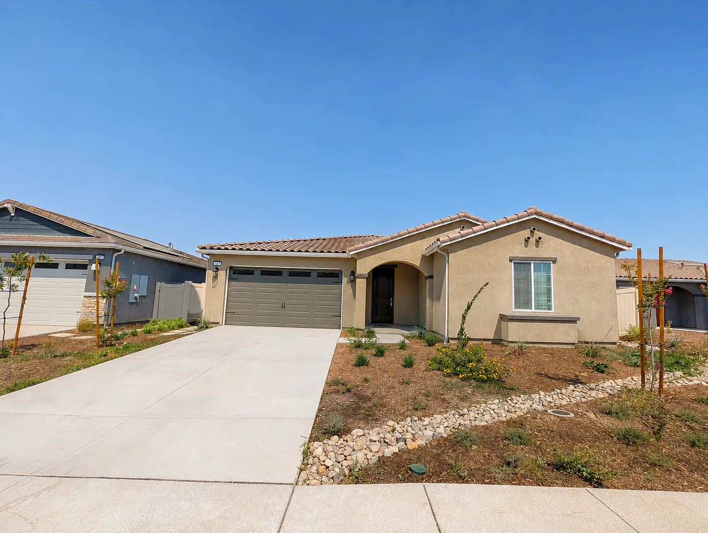Highlands Dr - 821 — Photo 1